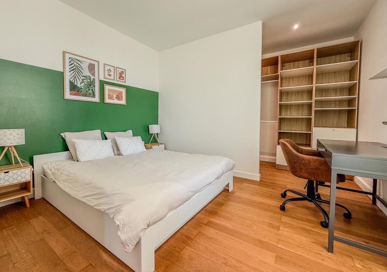 Apartment Avec Terrasse, Vue & Parking - Hyper Centre Chartres